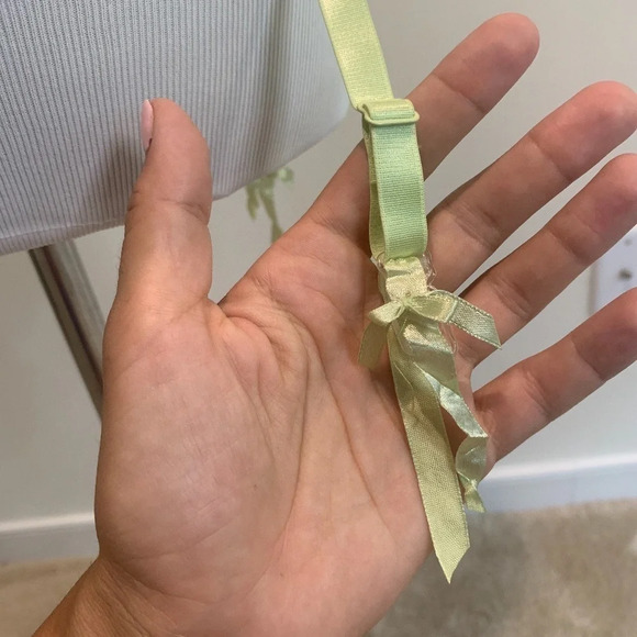 WOMEN’S lingerie Garters light green lime color Sz L/XL - Picture 3 of 9